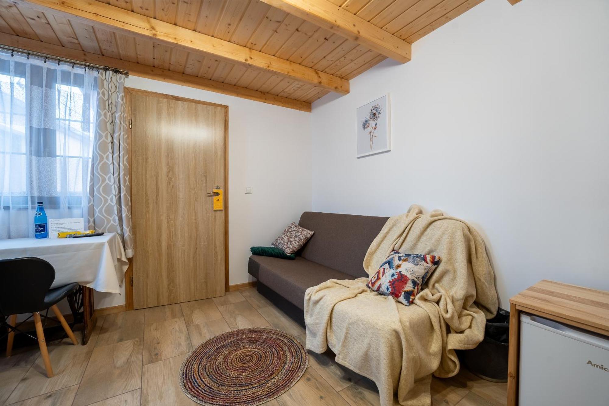 Ferienwohnung Dom Krawca - Pod Chojnikiem Jelenia Góra Exterior foto