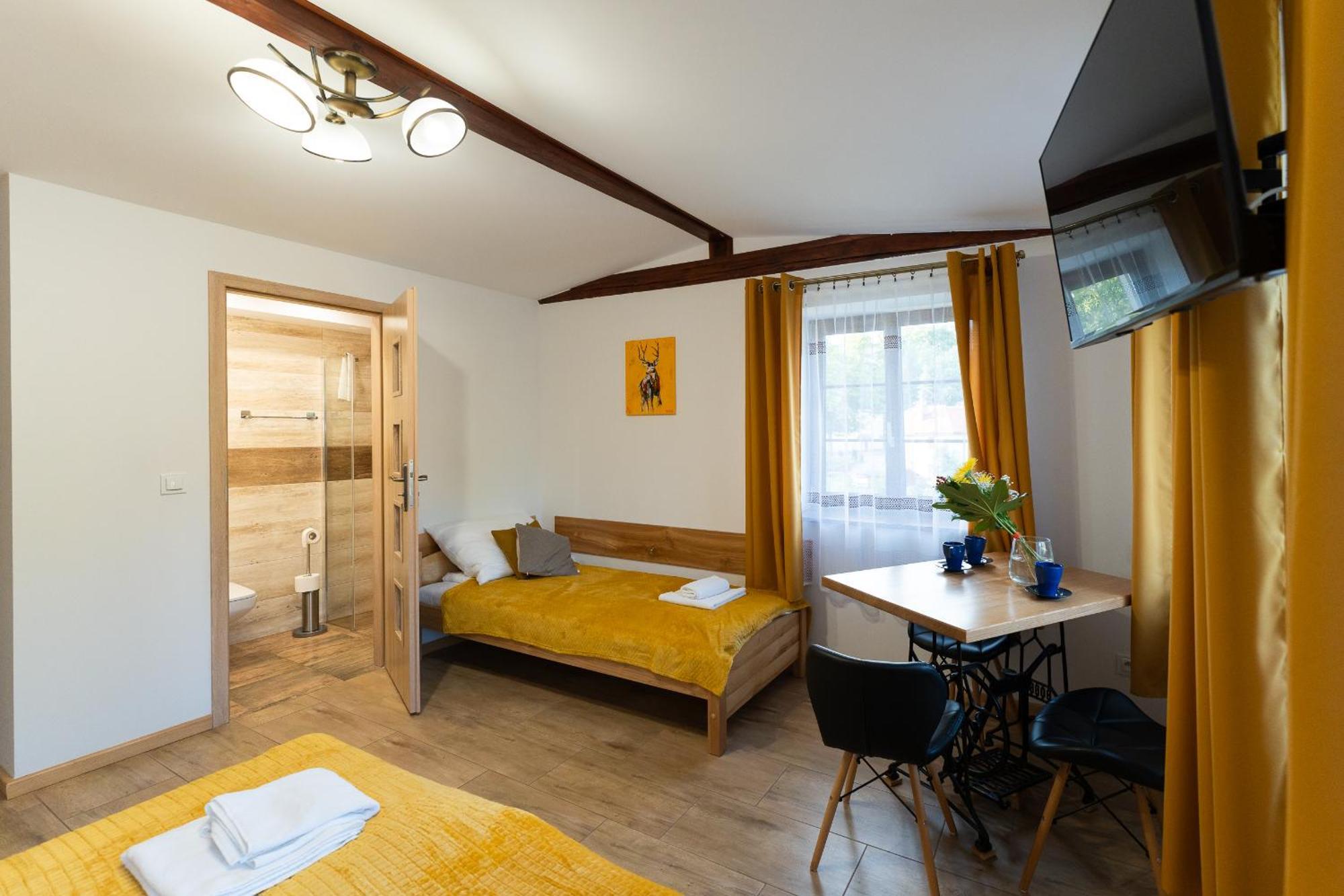 Ferienwohnung Dom Krawca - Pod Chojnikiem Jelenia Góra Exterior foto