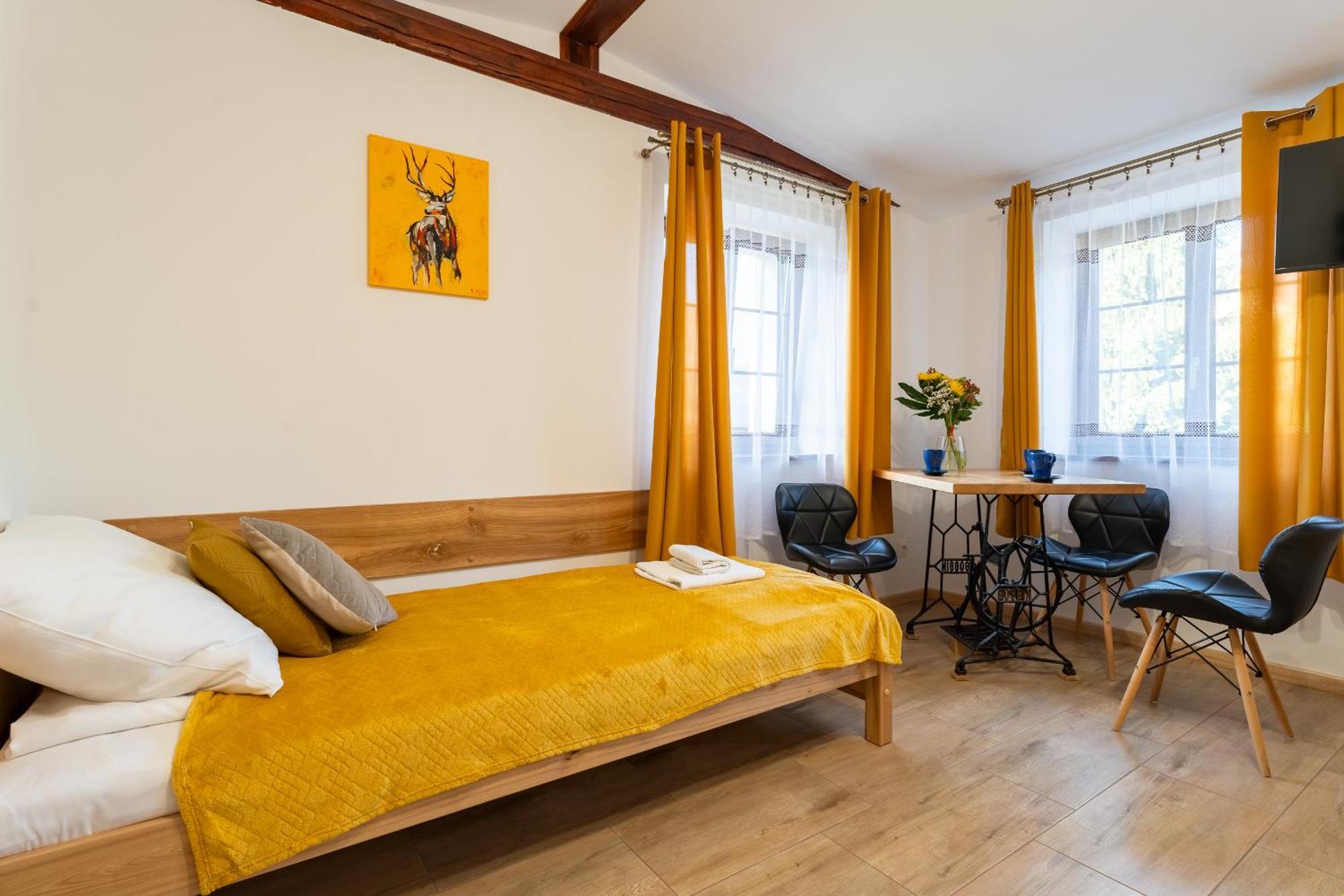 Ferienwohnung Dom Krawca - Pod Chojnikiem Jelenia Góra Exterior foto