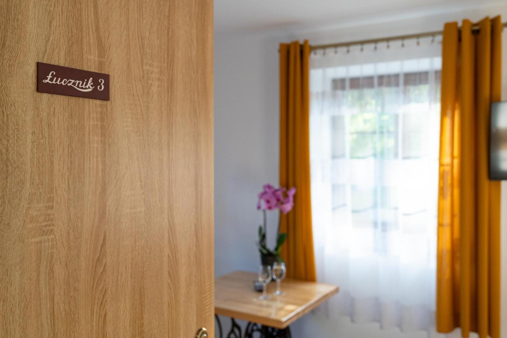 Ferienwohnung Dom Krawca - Pod Chojnikiem Jelenia Góra Exterior foto