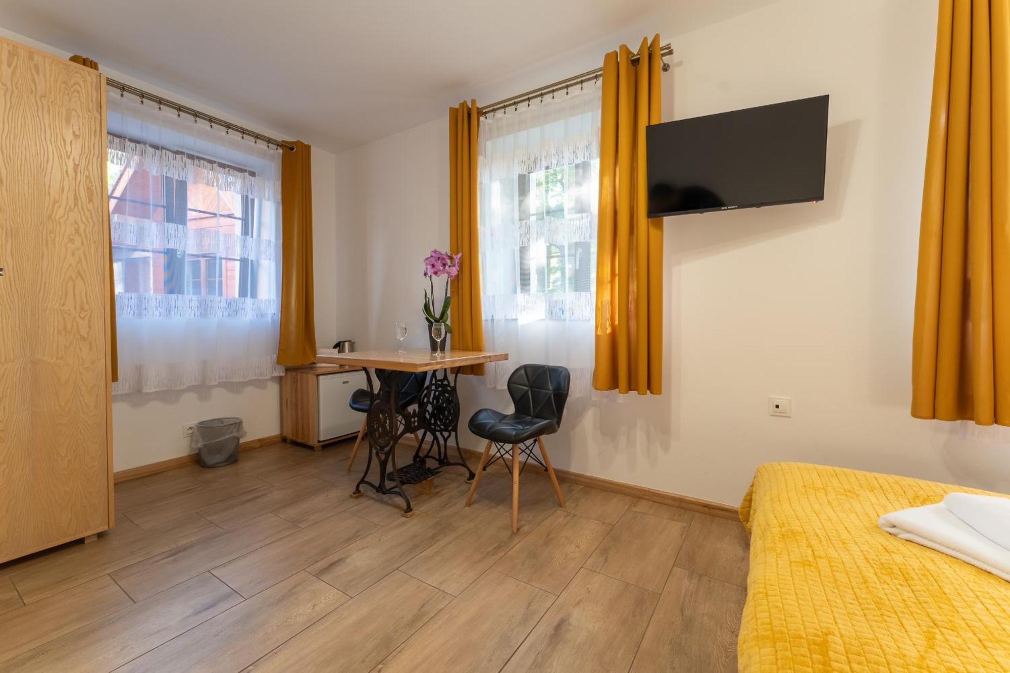 Ferienwohnung Dom Krawca - Pod Chojnikiem Jelenia Góra Exterior foto