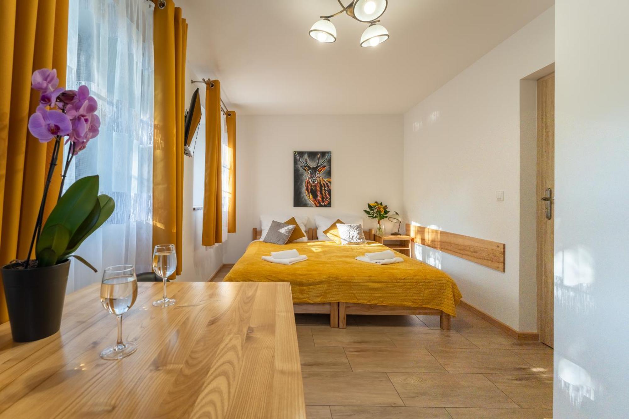 Ferienwohnung Dom Krawca - Pod Chojnikiem Jelenia Góra Exterior foto