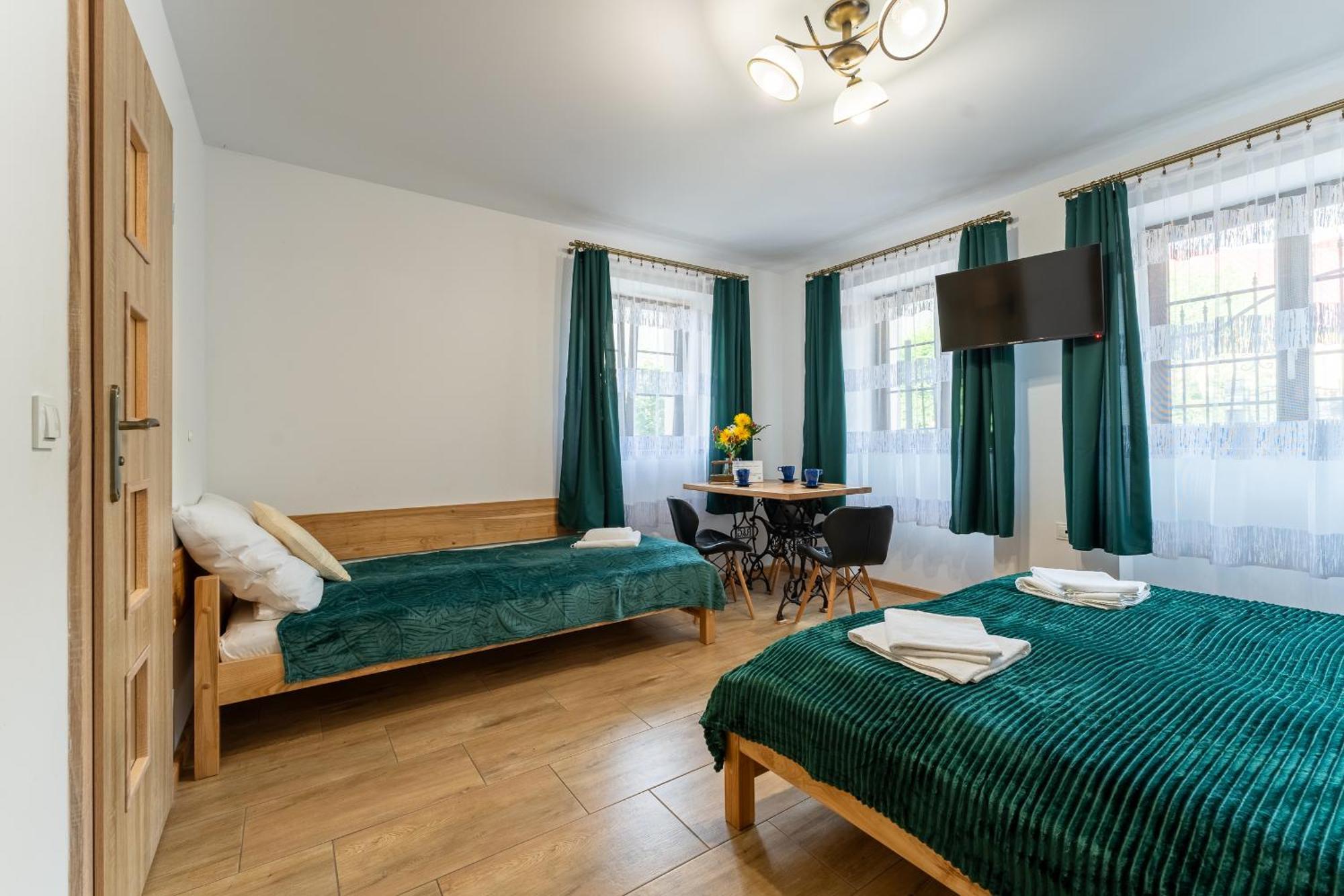 Ferienwohnung Dom Krawca - Pod Chojnikiem Jelenia Góra Exterior foto