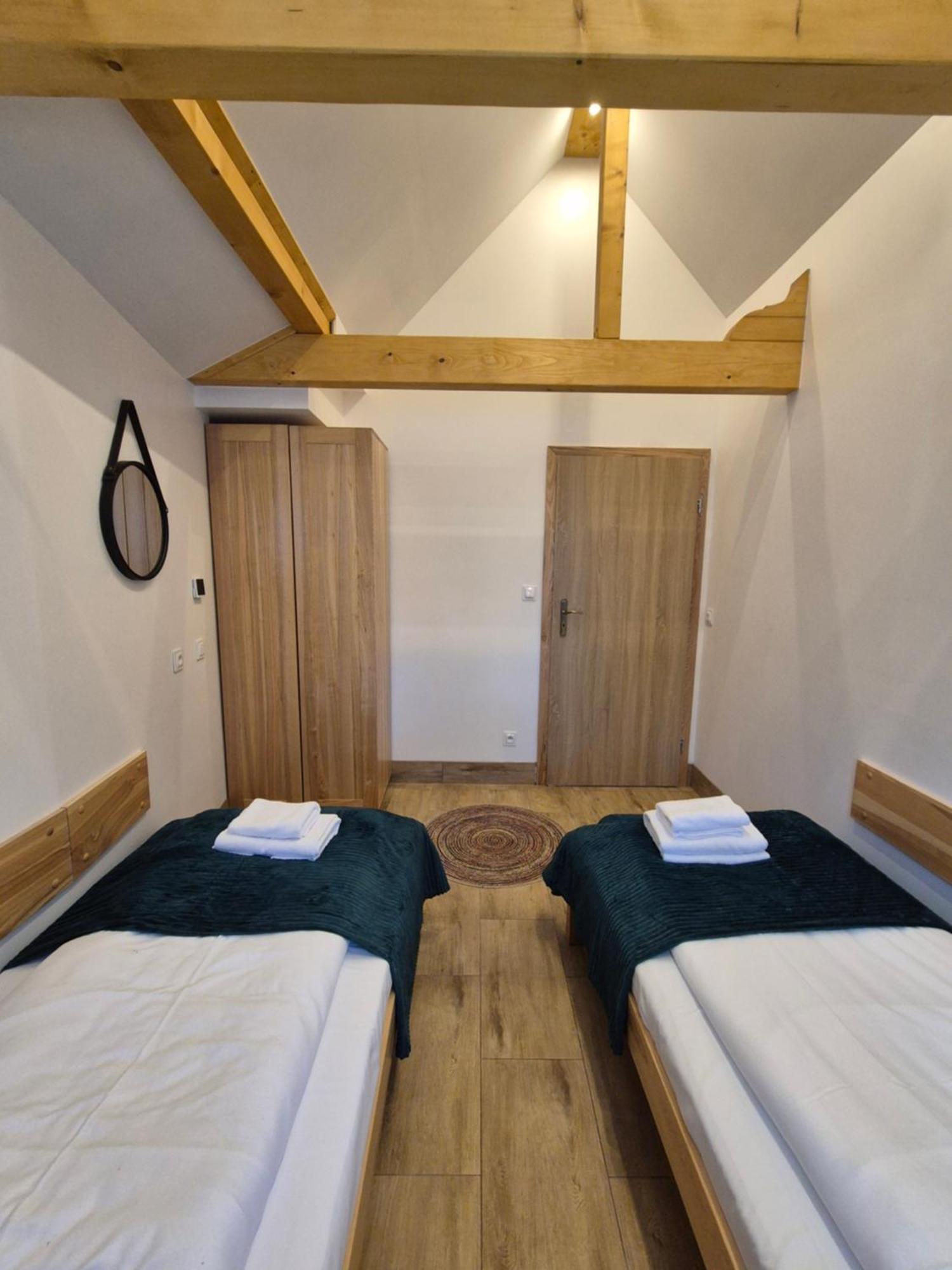 Ferienwohnung Dom Krawca - Pod Chojnikiem Jelenia Góra Exterior foto